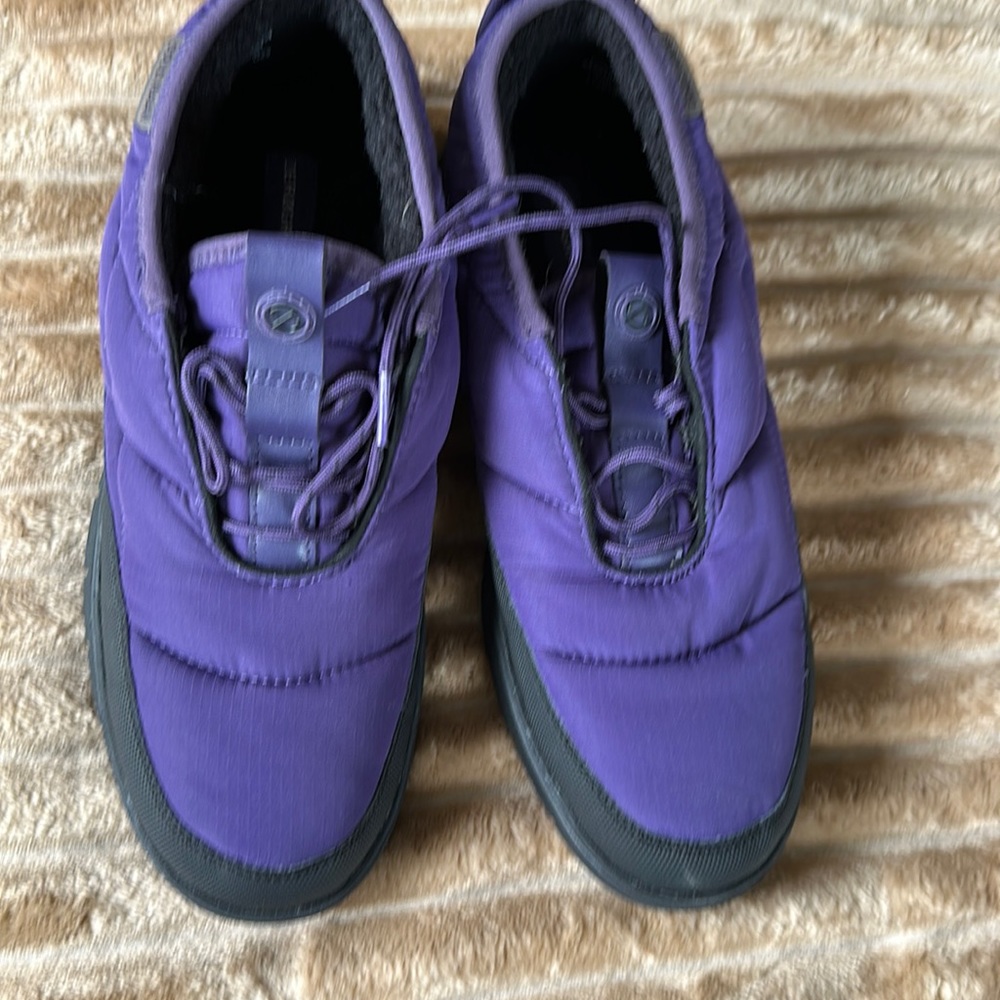 Cole Haan Snow Shoes - size 10